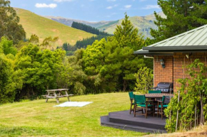 Forest View - Spacious & private full home retreat